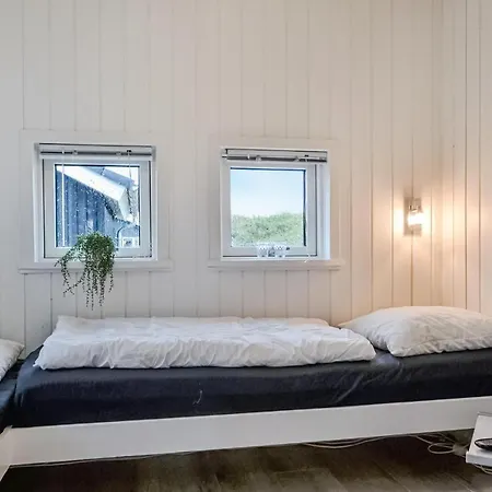 Nice Home In Hvide Sande With Sauna Casa de Férias Bjerregård