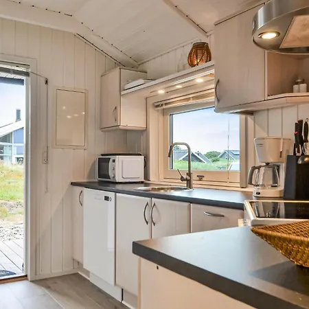 Nice Home In Hvide Sande With Sauna * Bjerregård